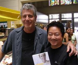 bourdain-autografok.jpg