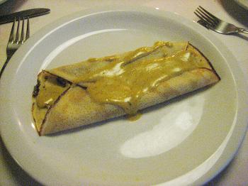 Panqueca de cenoura ralada ao molho curry