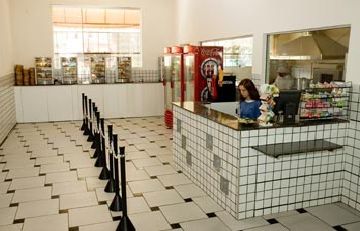 Fábrica de salgados descoberta pelos baladeiros dica aberta na madrugada. Foto: divulgação