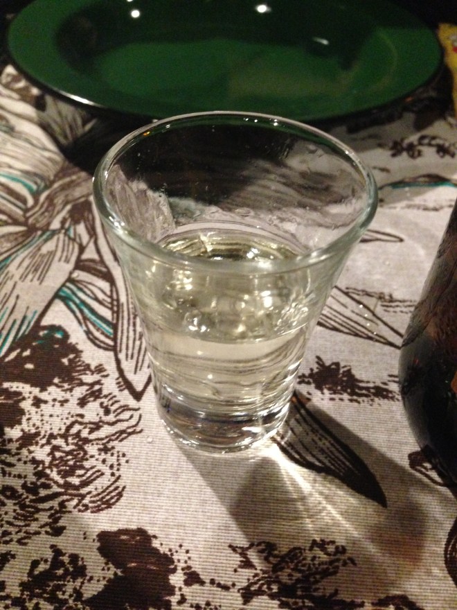 Cachaça aromatizada com mexerica e cambuci é uma das opções de 'marvadas' do cardápio.