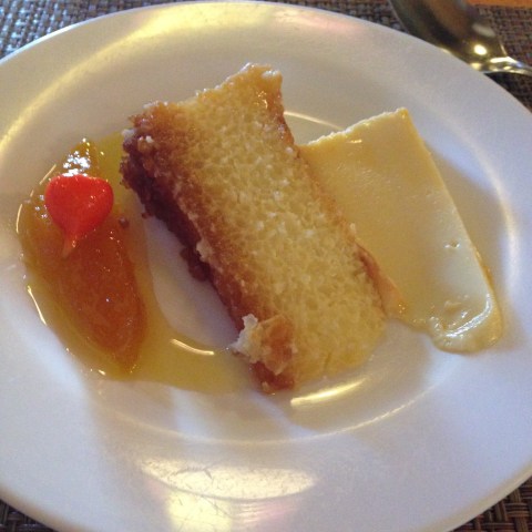 Depois do almoço típico do Parraxaxá, vale provar doces como o pudim de tapioca e a compota de manga com biquinho