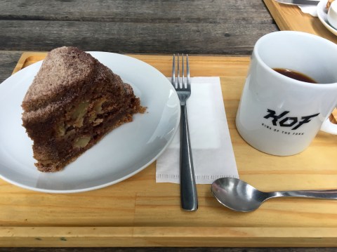 Bolo de maçã e café do Espírito Santo na Aeropress 